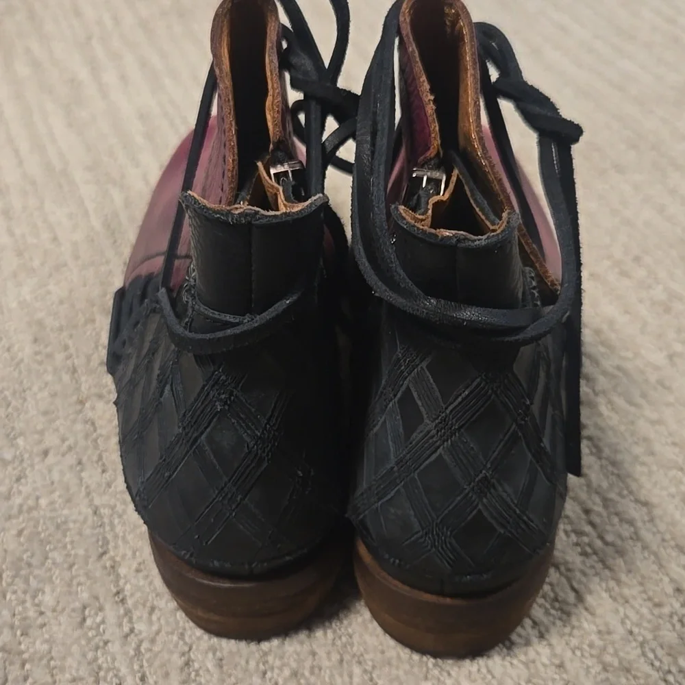 Veracruz Fox Hill Lace Booties Black and Bordeaux NWT